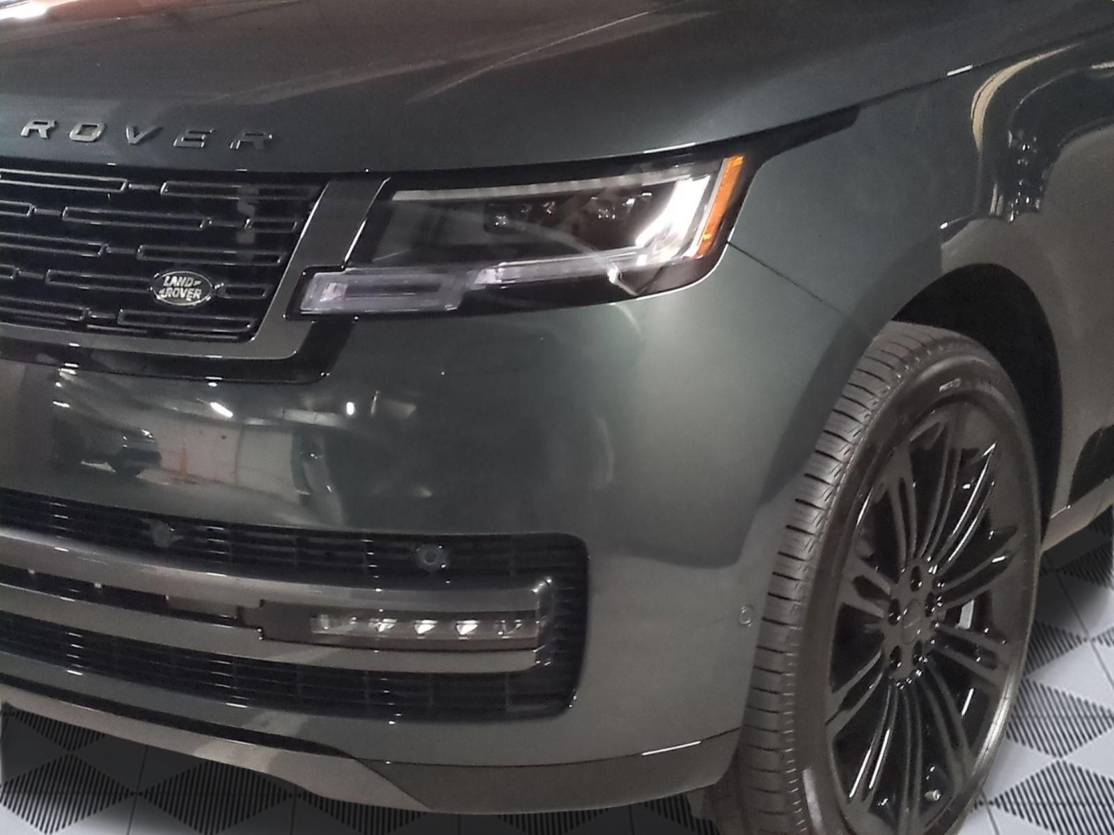 New 2026 Land Rover Range Rover Long Wheelbase SE AWD/4WD image 10