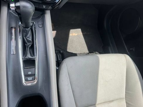 Used 2021 Honda HR-V LX image 14