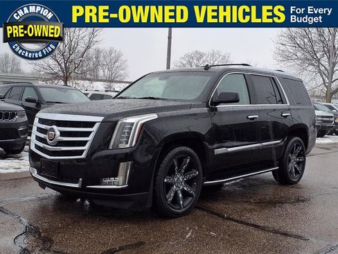Used 2015 Cadillac Escalade Luxury image 1