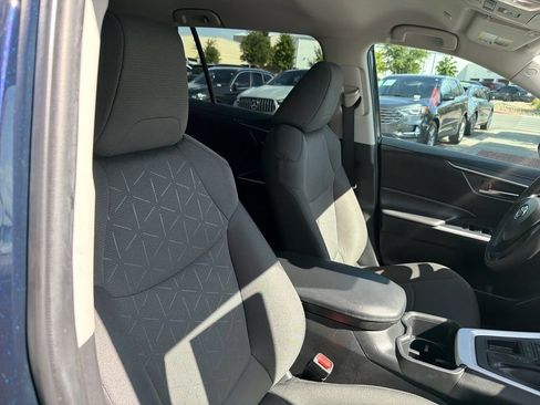 Used 2024 Toyota RAV4 XLE FWD image 38