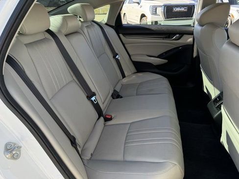 Used 2020 Honda Accord Touring image 30