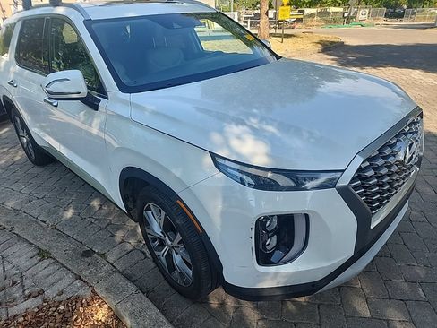 Used 2021 Hyundai Palisade SEL w/ Premium Package FWD image 3
