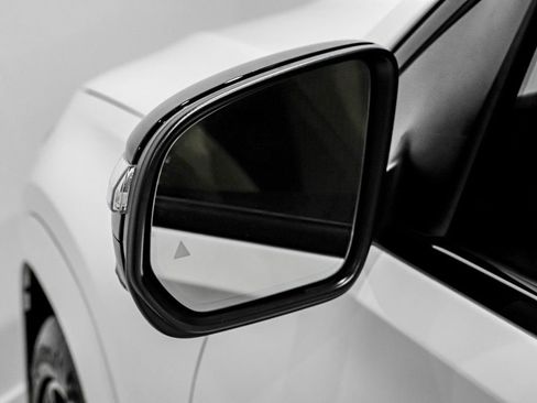 Used 2024 Mercedes-Benz GLS 580 4MATIC image 40