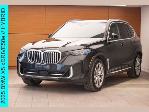 Used 2025 BMW X5 xDrive50e image 1