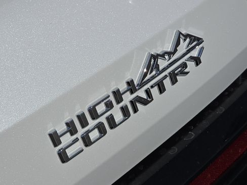 New 2026 Chevrolet Traverse High Country image 8