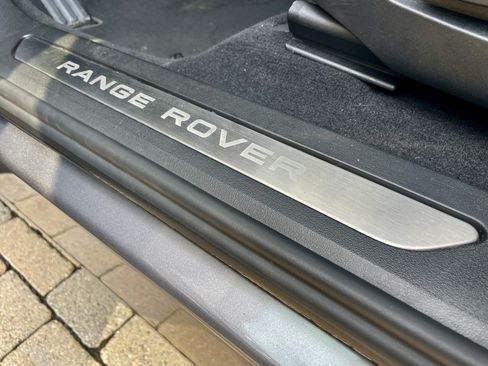 Certified 2025 Land Rover Range Rover Evoque Dynamic SE AWD/4WD image 38