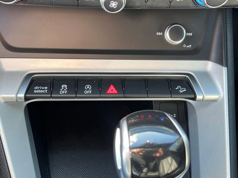 Used 2021 Audi Q3 2.0T Premium image 39