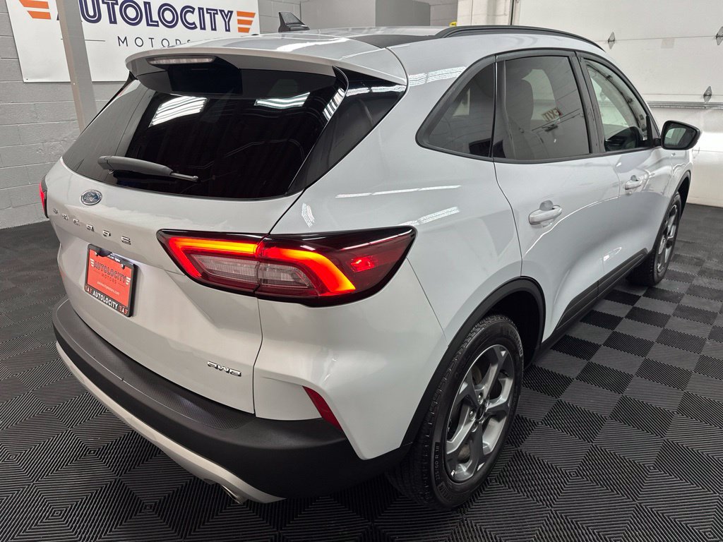 Used 2025 Ford Escape ST-Line Select AWD/4WD image 10