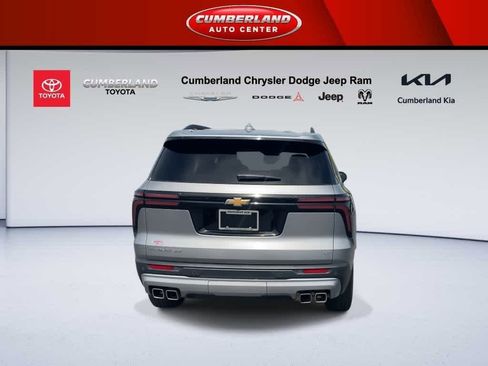 Used 2024 Chevrolet Traverse LT w/ Trailering Package image 7