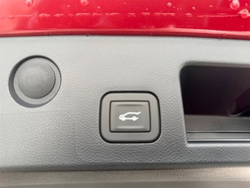 New 2026 GMC Terrain Denali w/ LPO, Floor Liner Package image 34