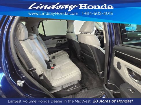 Used 2023 Honda Pilot Touring image 11
