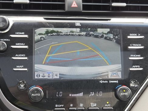 Used 2018 Toyota Camry XLE w/ Driver Assist Package FWD image 12