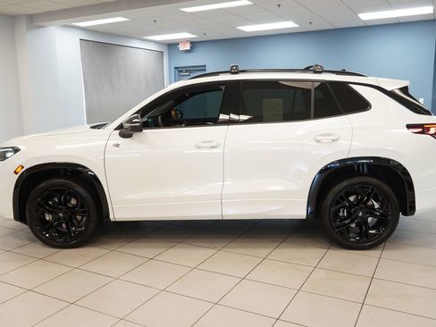 Used 2026 Volkswagen Tiguan SEL R-Line AWD/4WD image 2
