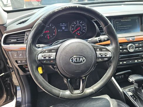 Used 2017 Kia Cadenza Premium w/ Luxury Package FWD image 13