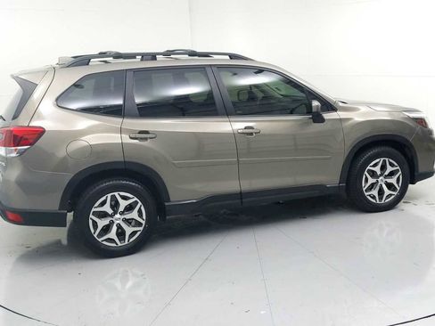 Used 2019 Subaru Forester Premium image 11