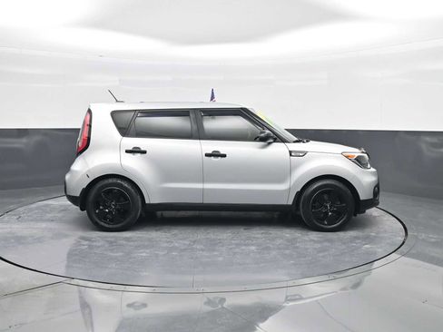 Used 2019 Kia Soul image 9