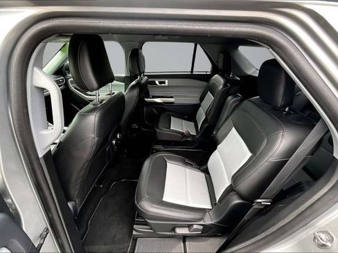 Used 2023 Ford Explorer XLT w/ Equipment Group 202A AWD/4WD image 22