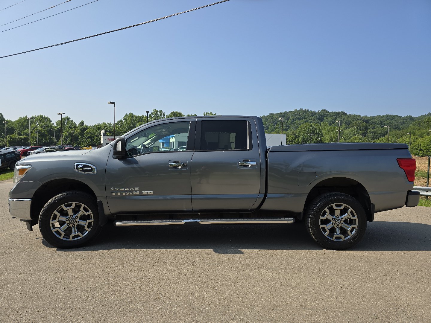 Used 2018 Nissan Titan SV w/ SV Convenience Package AWD/4WD image 16