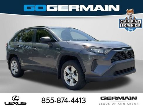 Used 2019 Toyota RAV4 LE w/ Carpet Mat Package AWD/4WD image 11