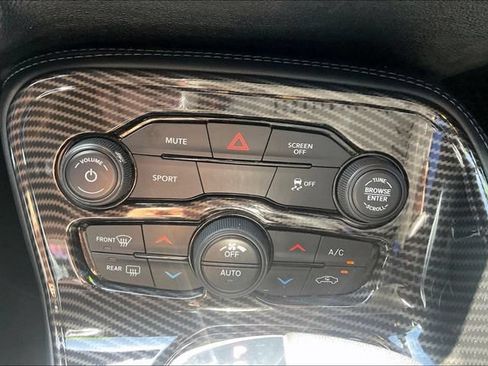 Used 2022 Dodge Challenger SXT RWD image 24