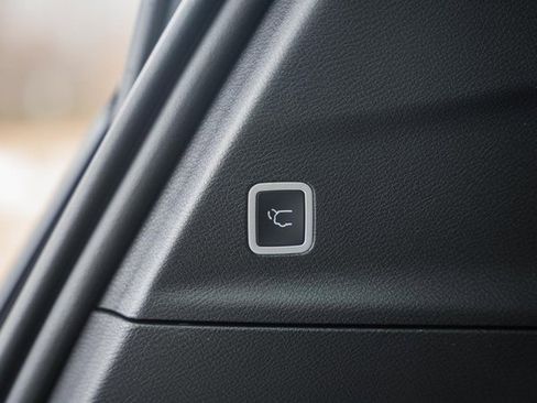 New 2026 Chrysler Voyager LX image 10