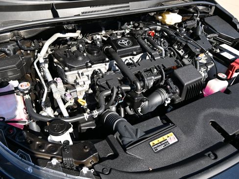 Used 2025 Toyota Corolla LE FWD image 23
