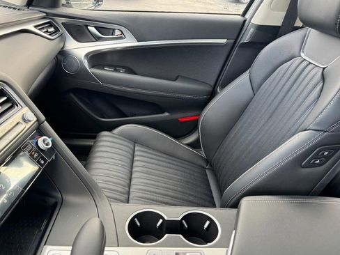 New 2026 Genesis G70 2.5T Prestige image 9