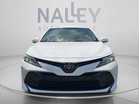 Used 2019 Toyota Camry LE FWD image 8