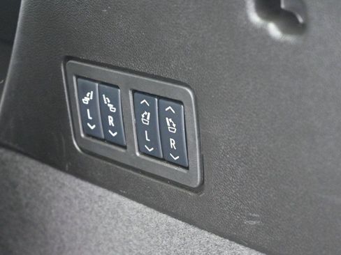 Used 2025 Cadillac XT6 Premium Luxury image 10