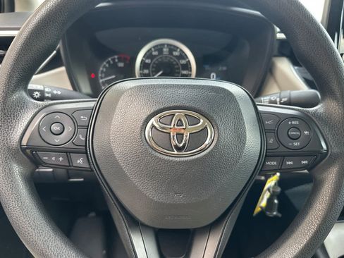 Used 2022 Toyota Corolla LE image 20