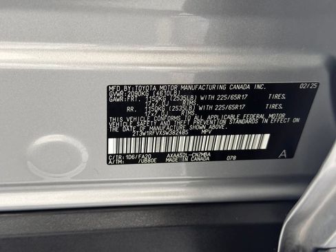 Used 2025 Toyota RAV4 XLE FWD image 40