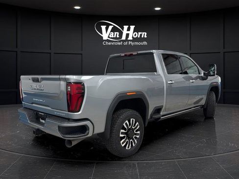 Used 2025 GMC Sierra 3500 Denali Ultimate AWD/4WD image 7