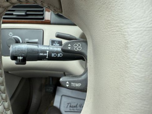 Used 1997 Cadillac Seville SLS w/ Leather/Lumbar Pkg image 22