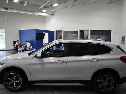 Used 2018 BMW X1 xDrive28i w/ Convenience Package AWD/4WD image 2