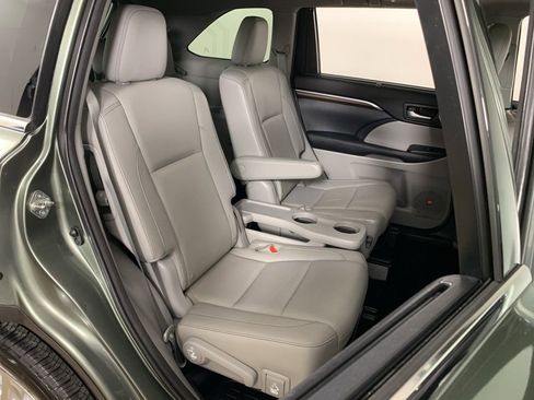 Used 2015 Toyota Highlander Limited image 42