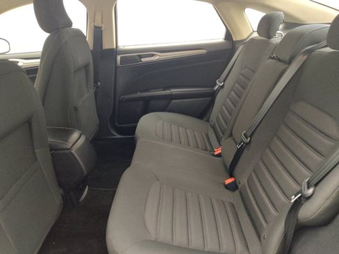 Used 2018 Ford Fusion SE FWD image 18