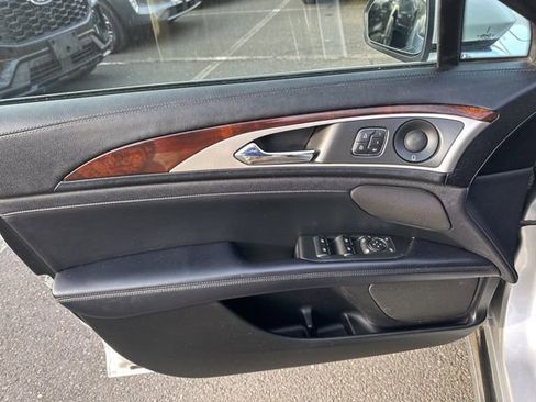 Used 2019 Lincoln MKZ Reserve image 17