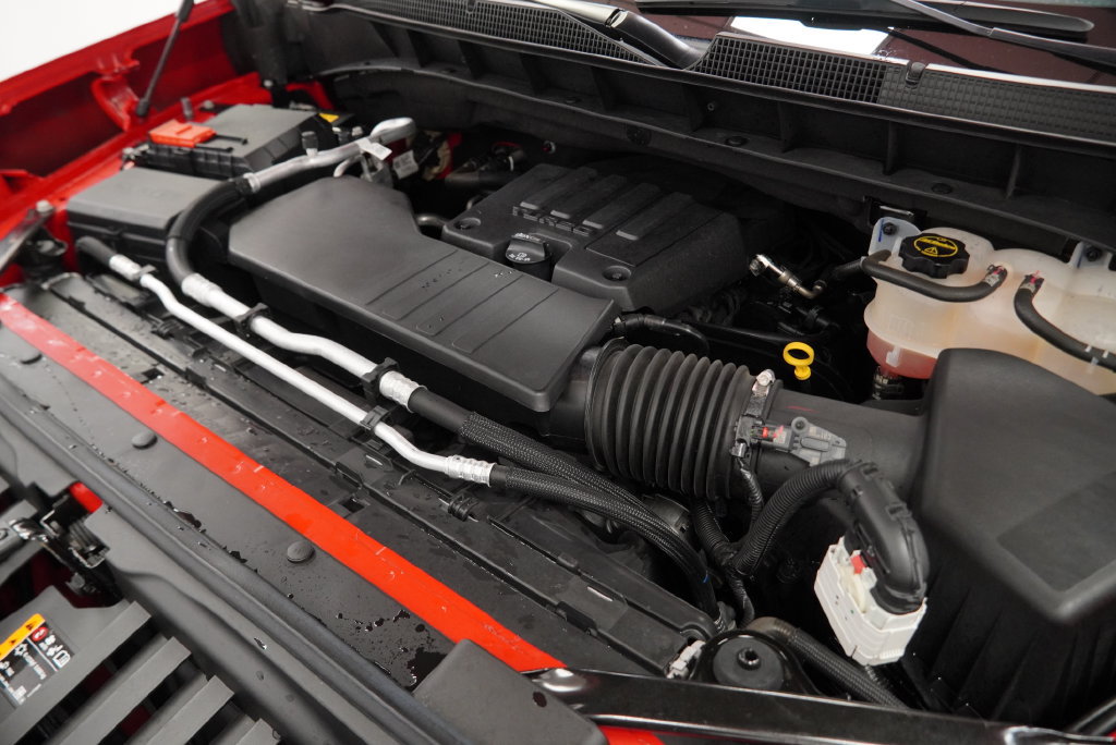 Used 2024 Chevrolet Silverado 1500 LT AWD/4WD image 42