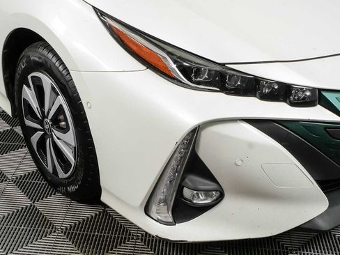 Used 2017 Toyota Prius Prime Advanced FWD image 32