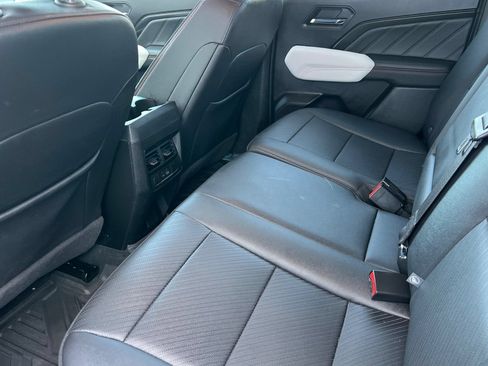 Used 2024 GMC Canyon AT4X AWD/4WD image 9