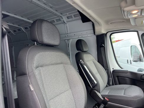 Used 2025 RAM ProMaster 2500 w/ Quick Order Package 22G SLT FWD image 12