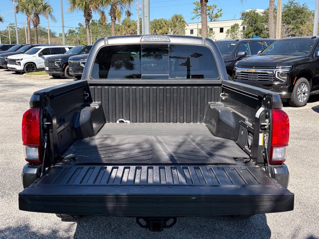 Used 2017 Toyota Tacoma TRD Off-Road RWD image 11