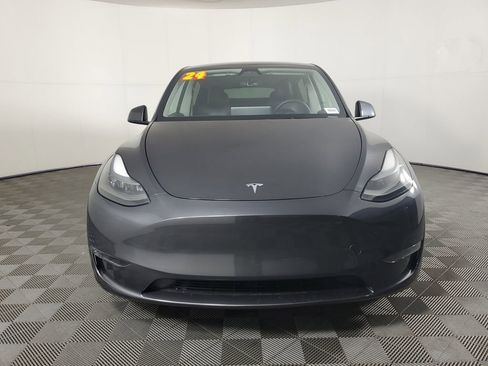 Used 2024 Tesla Model Y Long Range image 9