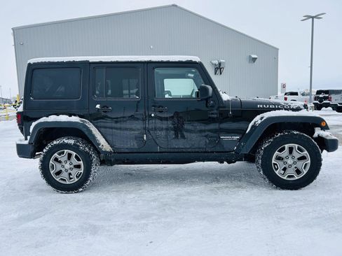 Used 2018 Jeep Wrangler Unlimited Rubicon w/ Cold Weather Group image 32