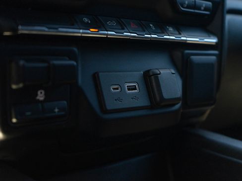 Used 2021 Chevrolet Silverado 1500 RST w/ Max Trailering Package image 18