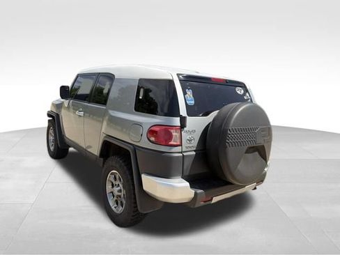 Used 2011 Toyota FJ Cruiser 4WD w/ Convenience Pkg image 6