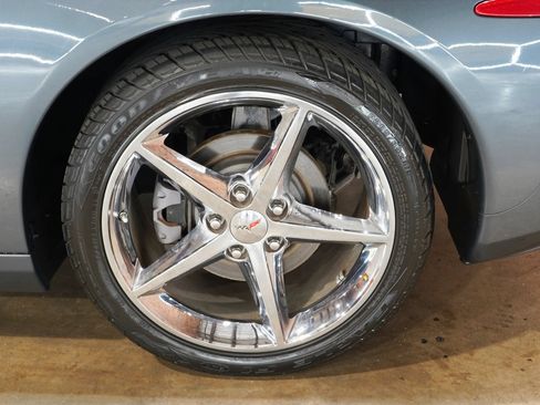 Used 2011 Chevrolet Corvette Coupe w/ Preferred Equipment Group RWD image 62