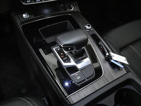 Used 2023 Audi Q5 2.0T Premium w/ Convenience Package image 12