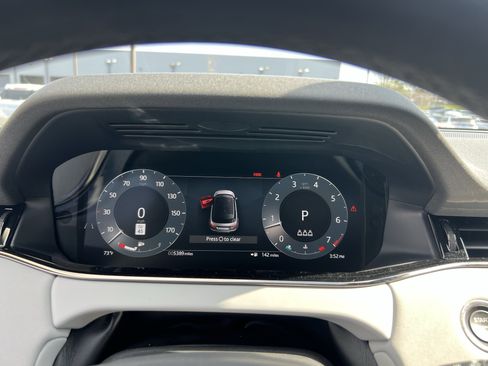 Certified 2025 Land Rover Range Rover Evoque Dynamic SE image 20