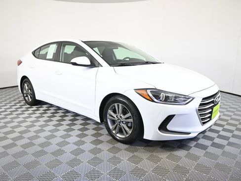 Used 2018 Hyundai Elantra SEL FWD image 9